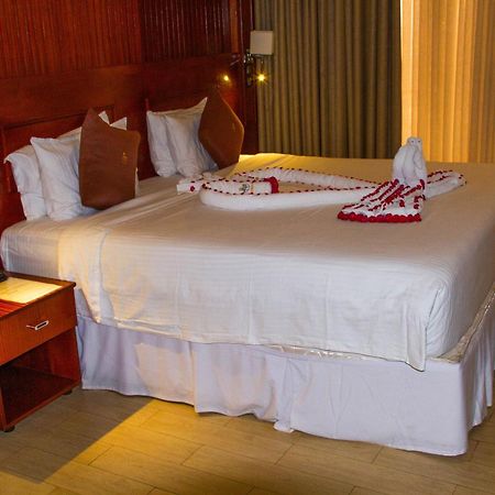 קיגאלי Sainte Famille Hotel מראה חיצוני תמונה