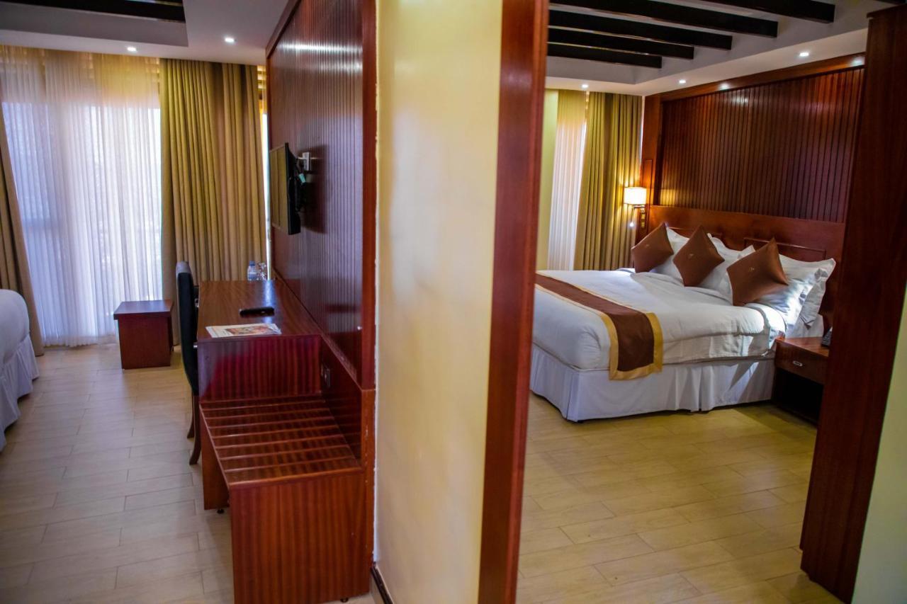 קיגאלי Sainte Famille Hotel מראה חיצוני תמונה