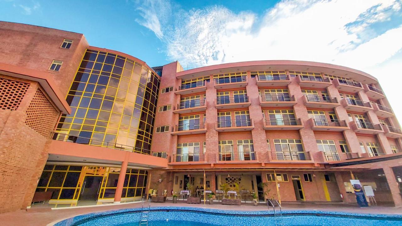 קיגאלי Sainte Famille Hotel מראה חיצוני תמונה