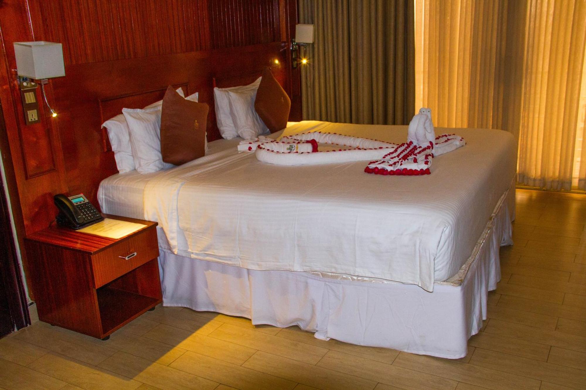 קיגאלי Sainte Famille Hotel מראה חיצוני תמונה