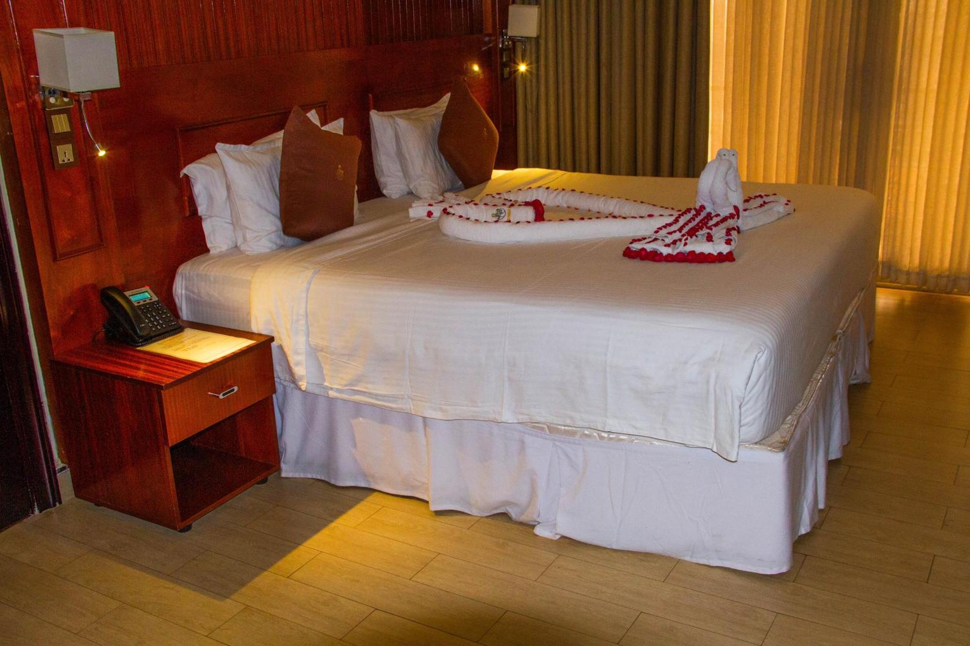 קיגאלי Sainte Famille Hotel מראה חיצוני תמונה