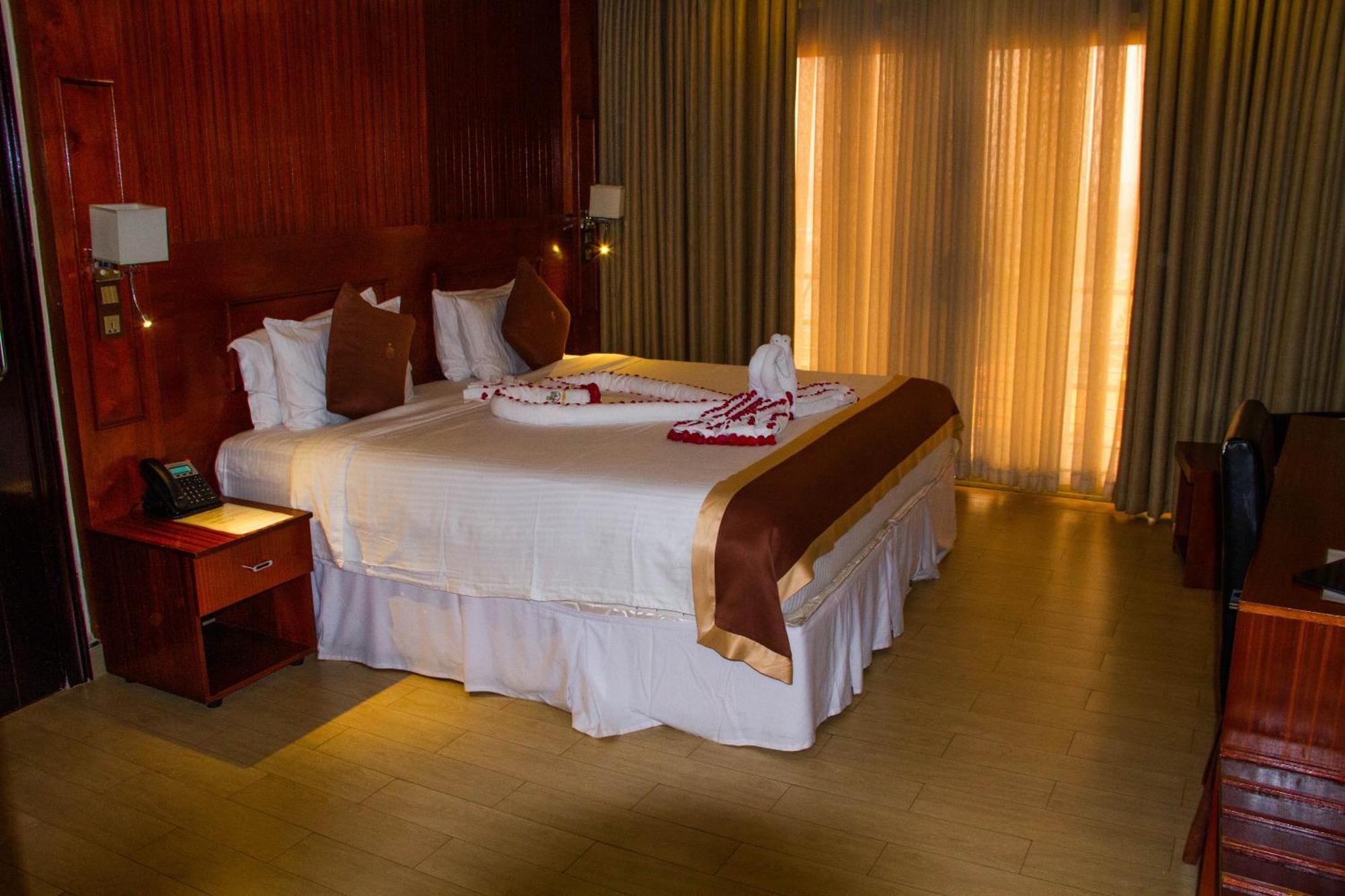 קיגאלי Sainte Famille Hotel מראה חיצוני תמונה