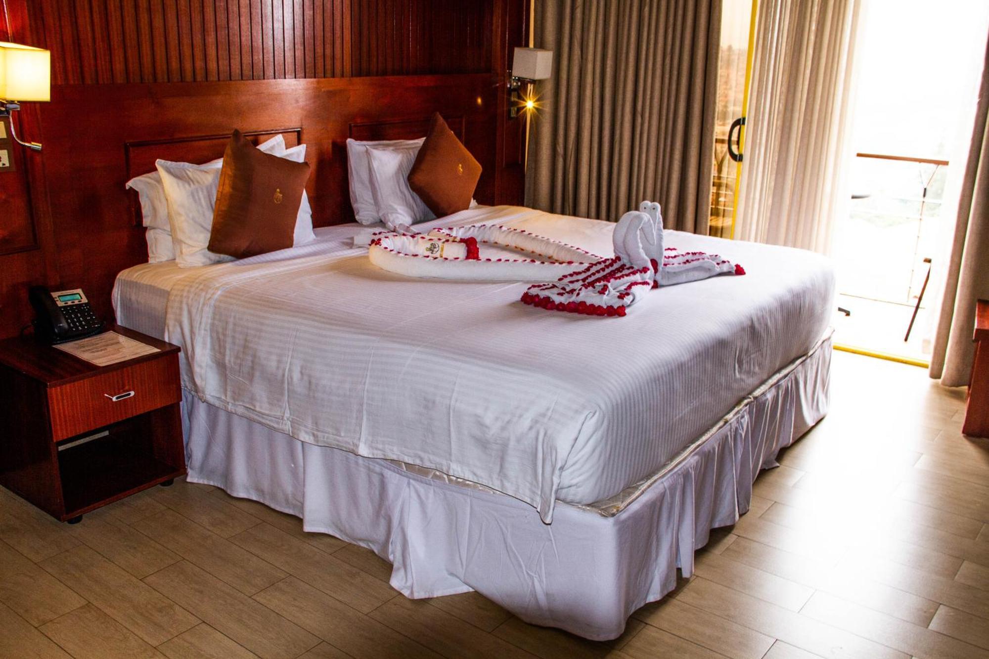 קיגאלי Sainte Famille Hotel מראה חיצוני תמונה
