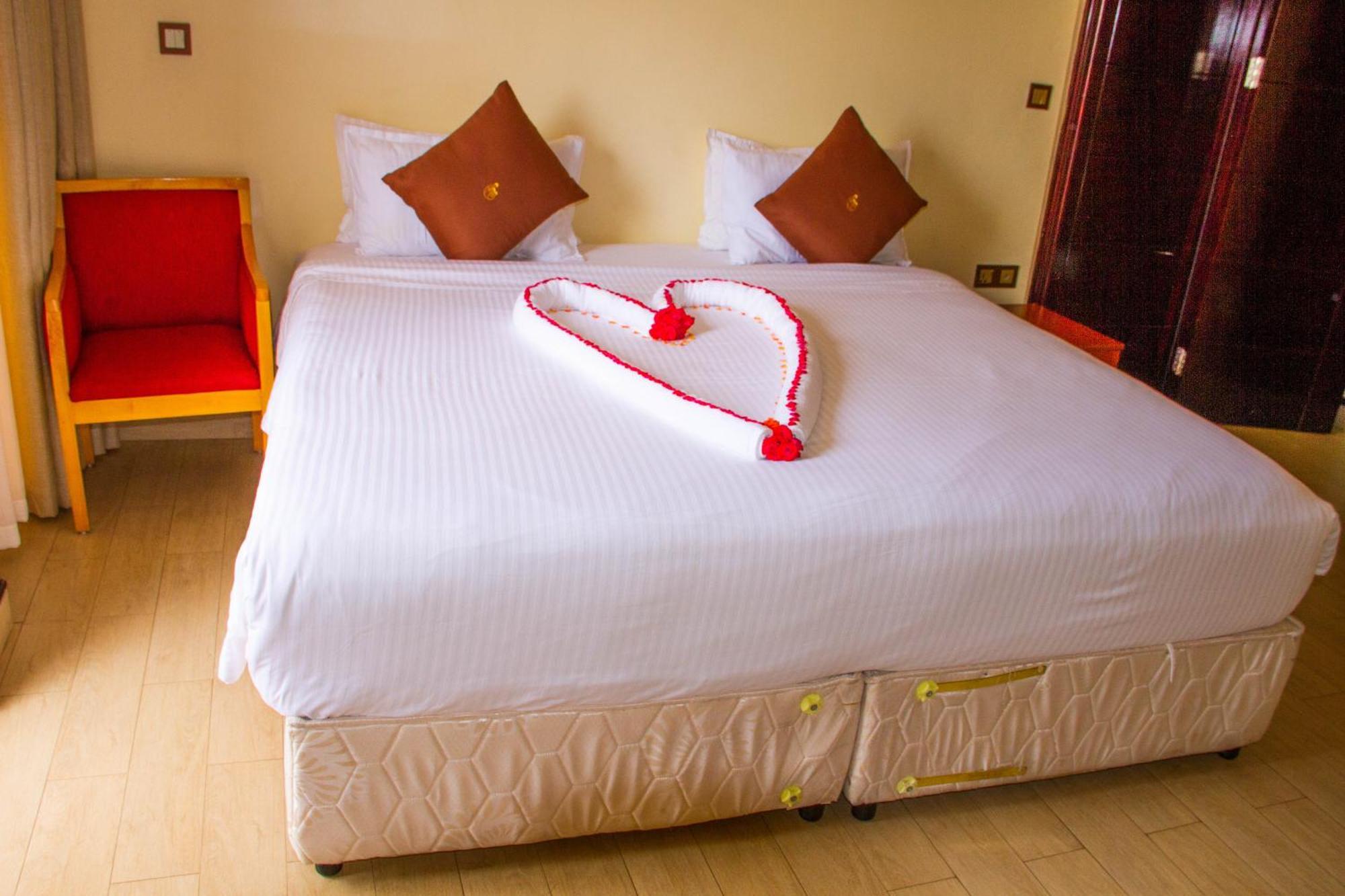 קיגאלי Sainte Famille Hotel מראה חיצוני תמונה