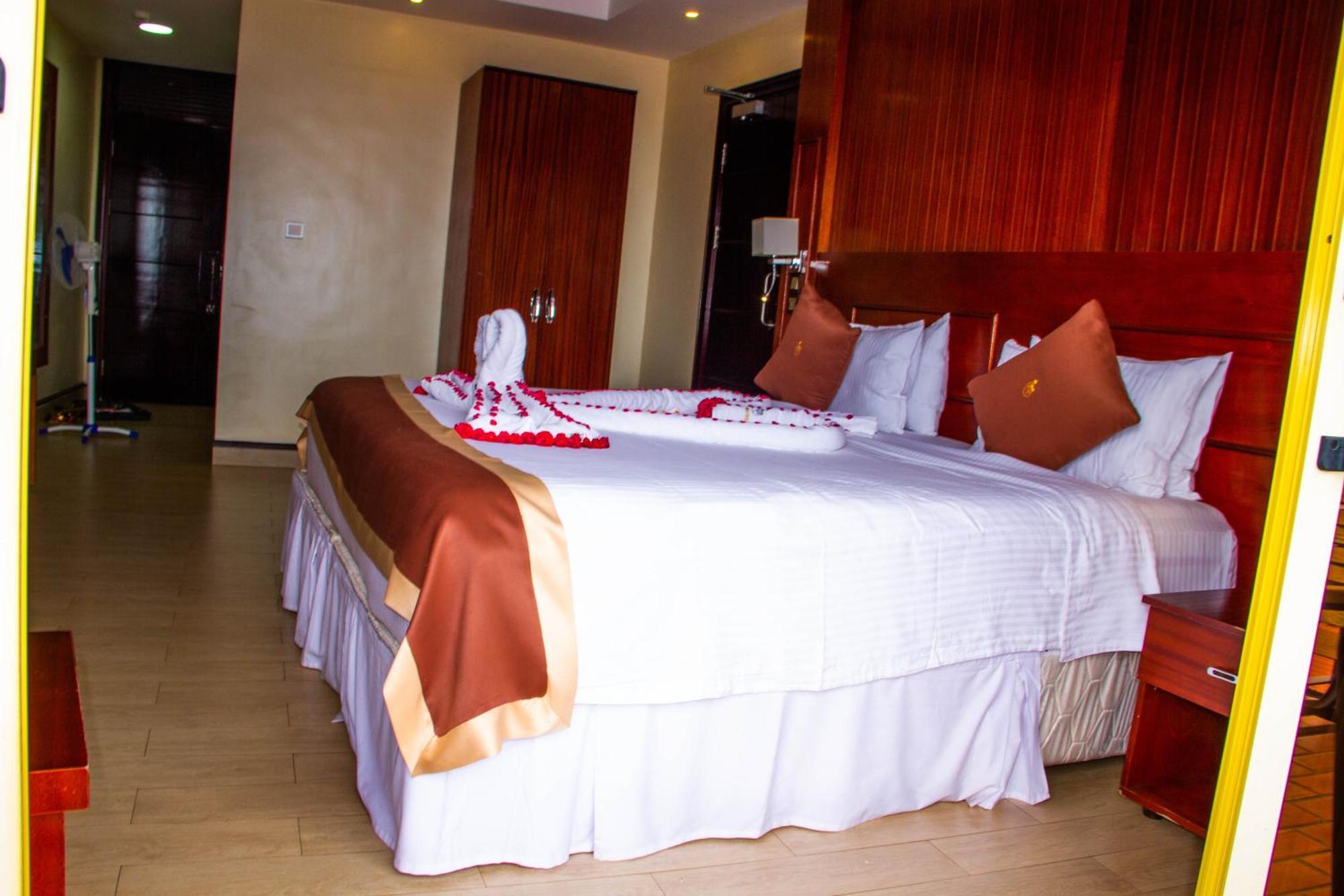 קיגאלי Sainte Famille Hotel מראה חיצוני תמונה