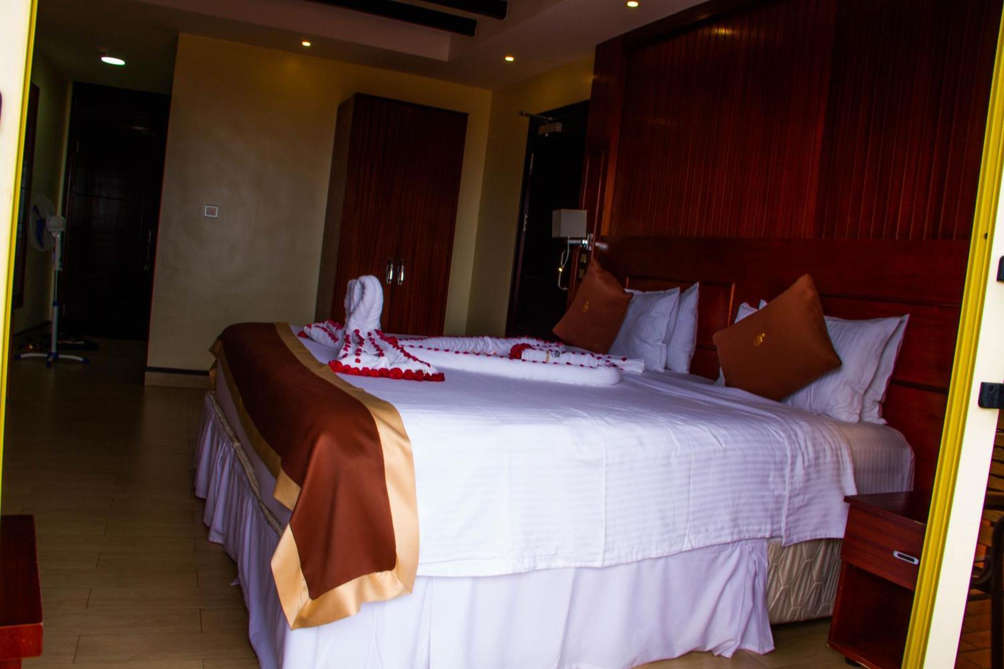 קיגאלי Sainte Famille Hotel מראה חיצוני תמונה