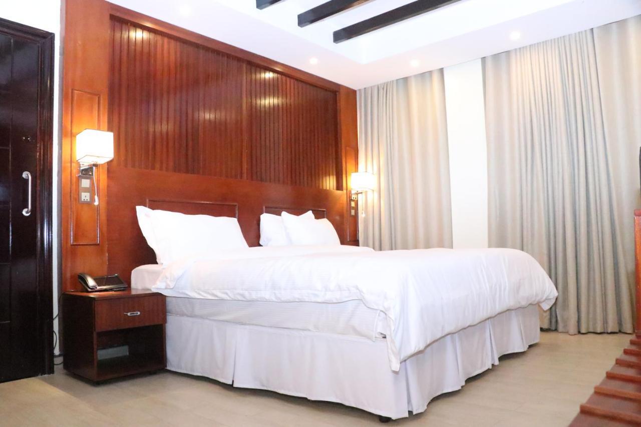קיגאלי Sainte Famille Hotel מראה חיצוני תמונה