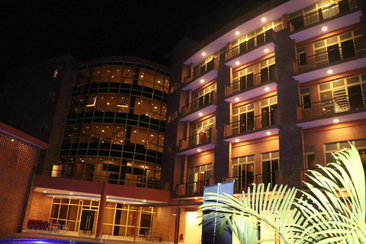 קיגאלי Sainte Famille Hotel מראה חיצוני תמונה